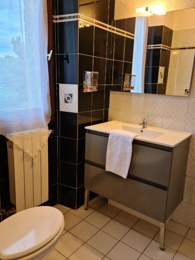 Auberge La Folie سوسيه-لي-بان المظهر الخارجي الصورة